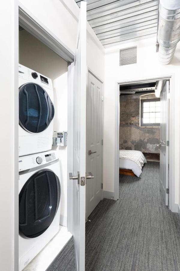 Brewery District 2-Story 2Br Apt Near Fiserv With Rooftop, Gym, And Parking ミルウォーキー エクステリア 写真