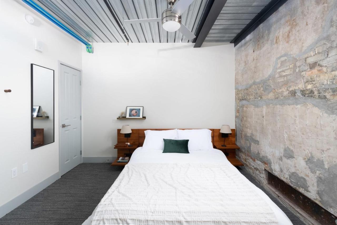 Brewery District 2-Story 2Br Apt Near Fiserv With Rooftop, Gym, And Parking ミルウォーキー エクステリア 写真